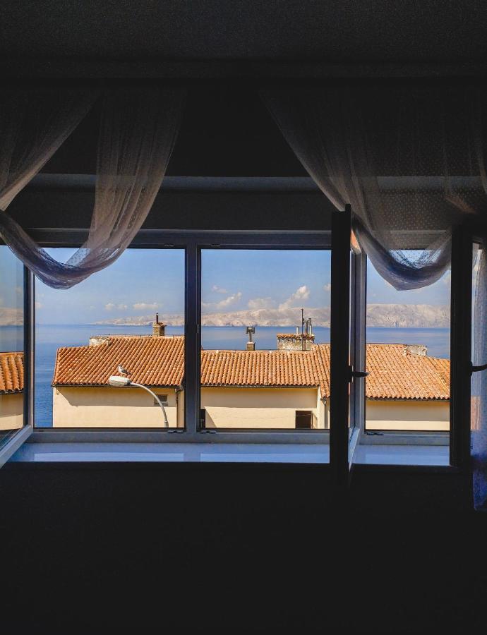Novouredeni Stan S Balkonom I Pogledom Na More Senj  Exterior photo