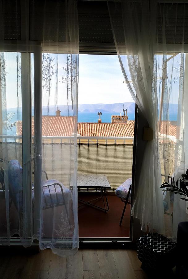 Novouredeni Stan S Balkonom I Pogledom Na More Senj  Exterior photo