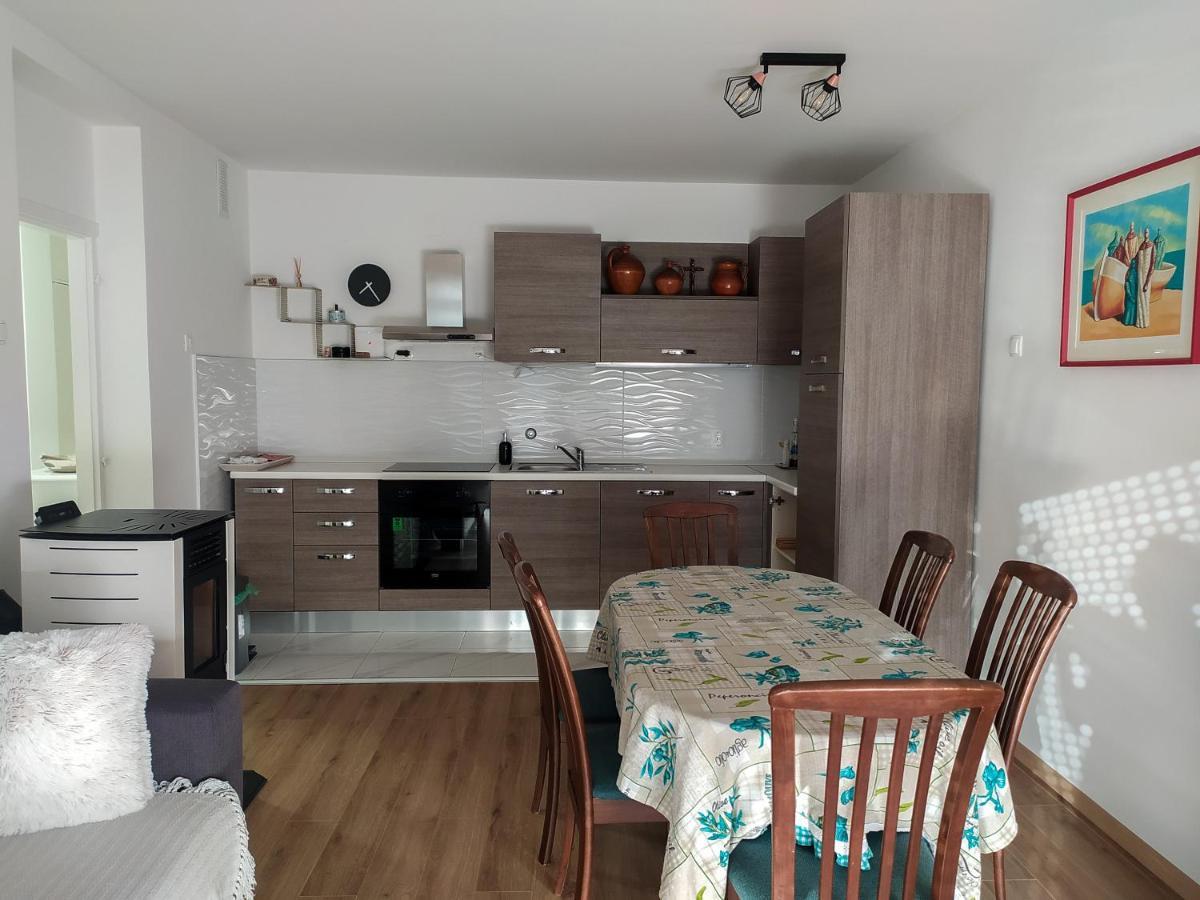 Novouredeni Stan S Balkonom I Pogledom Na More Senj  Exterior photo