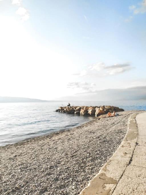 Novouredeni Stan S Balkonom I Pogledom Na More Senj  Exterior photo