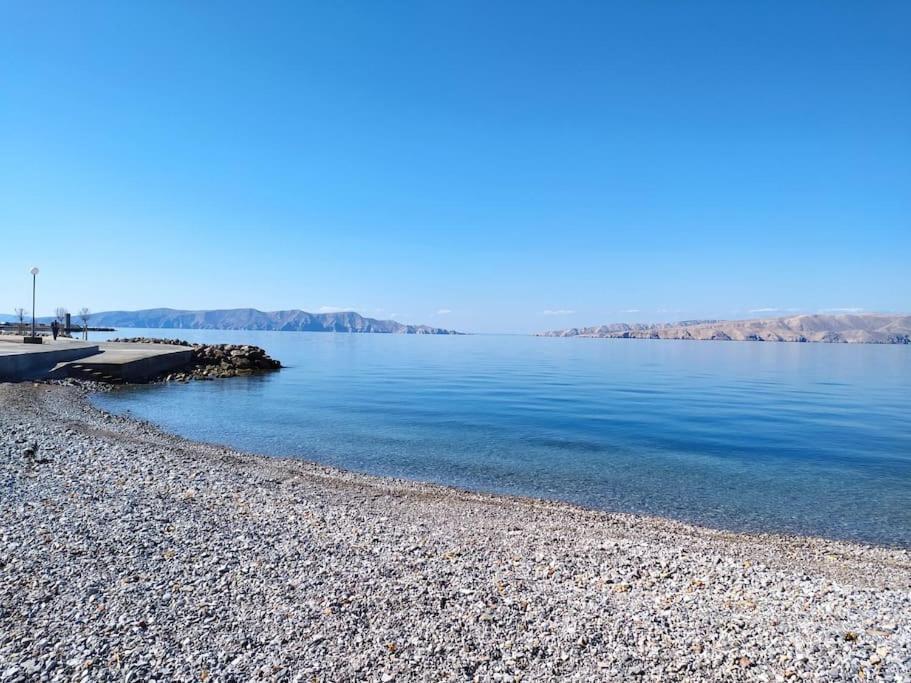 Novouredeni Stan S Balkonom I Pogledom Na More Senj  Exterior photo